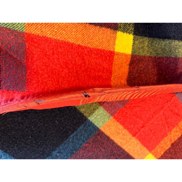1950s plaid blanket with satin binding 82" x 87" - Picture 5 of 5